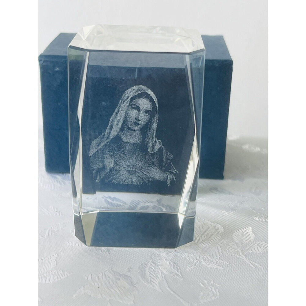 Madonna Virgin Mary Laser Etched Crystal Clear Glass 3D Paperweight IOB